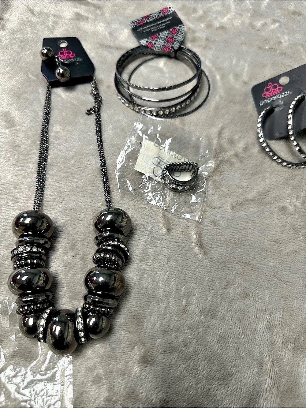 Paparazzi Beaded  Jewelry Set in Black & Silver NWT